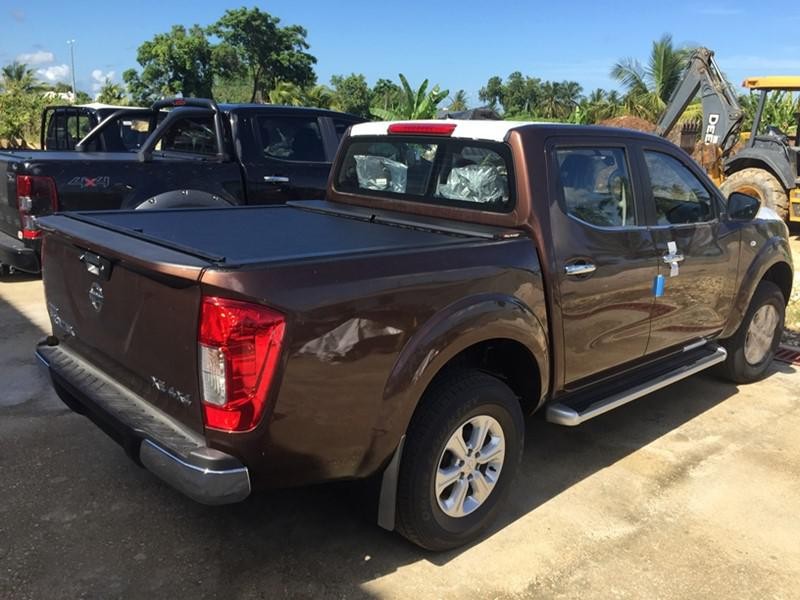 Nissan np300 Double Cab