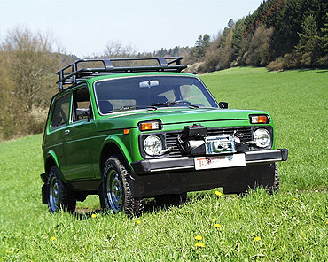 Montážní sada včetně navijáku Warn M8000 Lada Niva