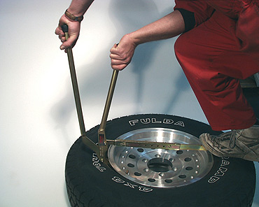 ARB Tyrepliers nástroj na výměnu pneu