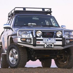ARB nárazník Deluxe Winch Bar Nissan Patrol Y61 od 04